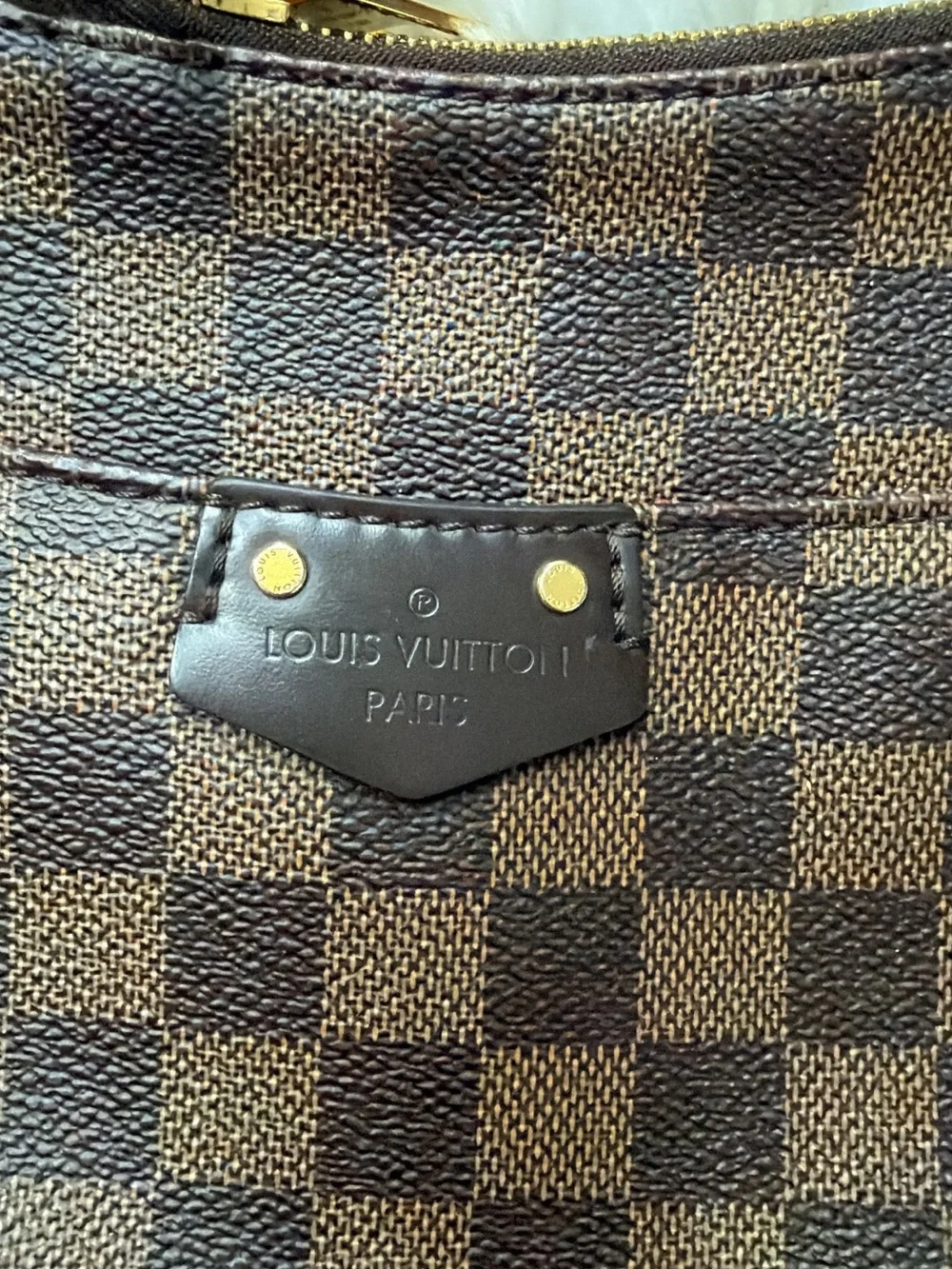 Louis Vuitton Besace Damier Ebene Shoulder Bag